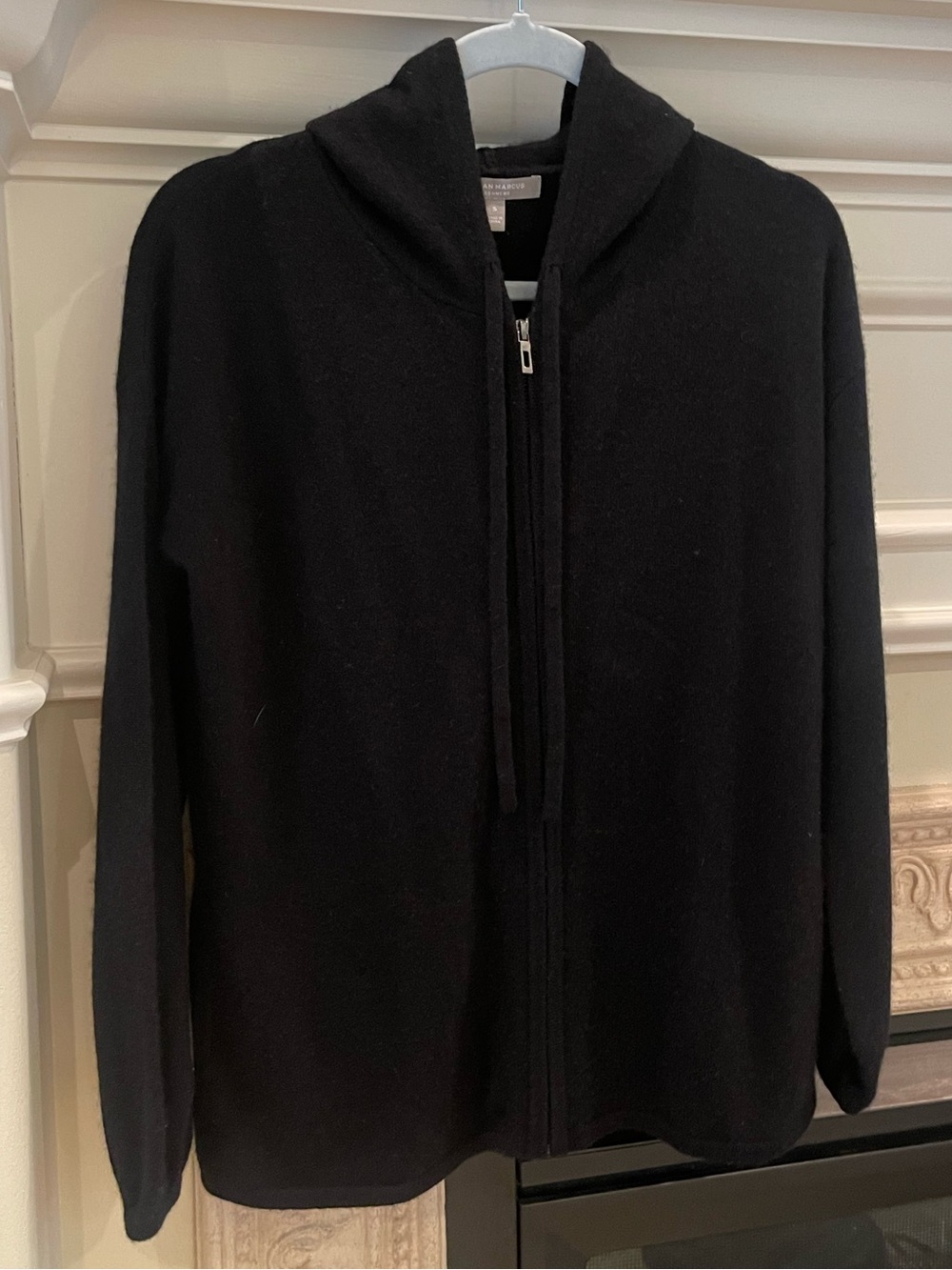 Neiman Marcus Cashmere hooded zip front sweater